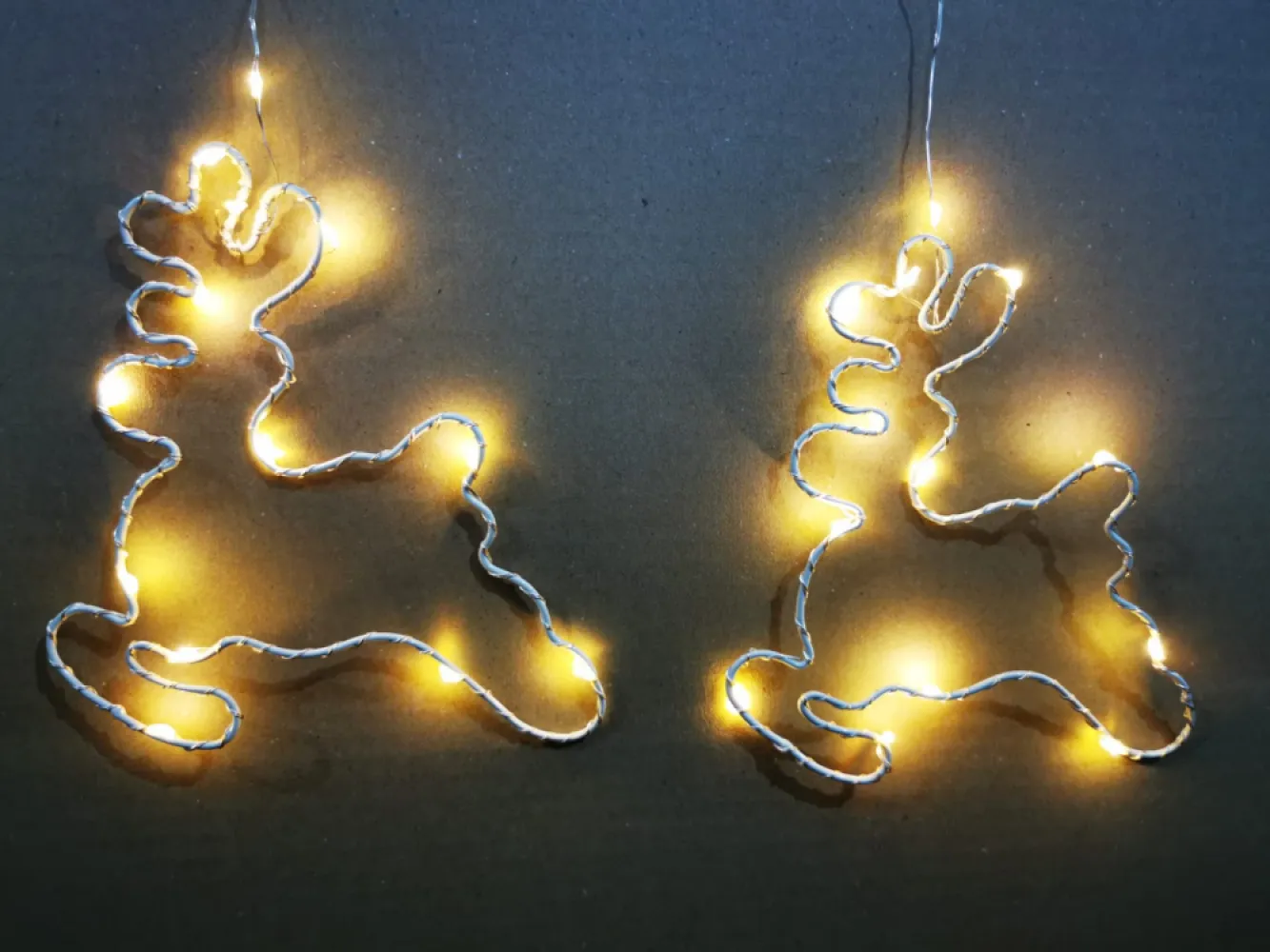 Ghirlanda Luminoasa Decorativa 1.8M cu Reni si miniLEDuri, Cablu Transparent, Lumina Calda, de Exterior