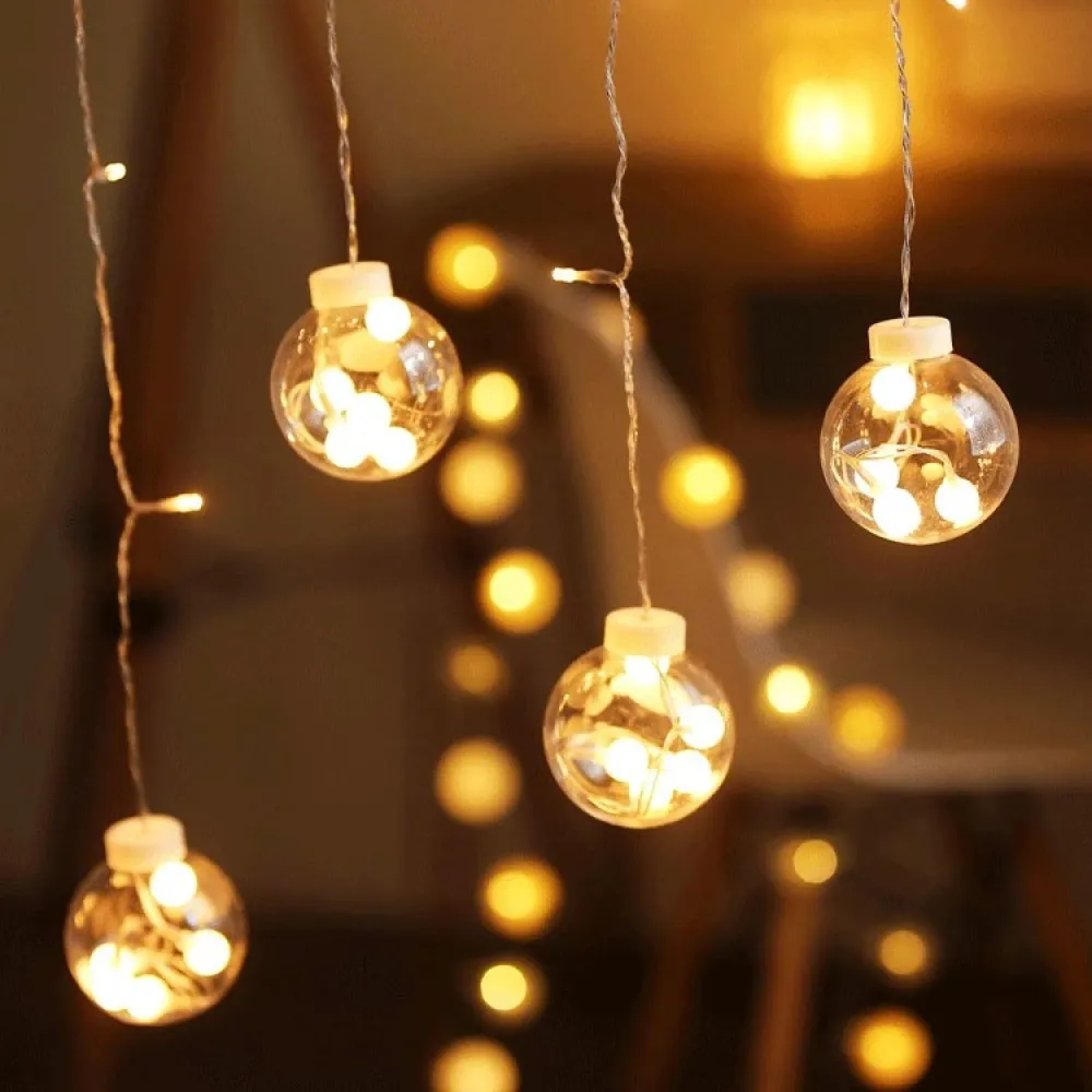 Ghirlanda Luminoasa Decorativa 2.5M cu 12 Globuri Mari Transparente si 108 LEDuri, Cablu Transparent, 8 Programe, Lumina Calda, Conectabila 12.5M
