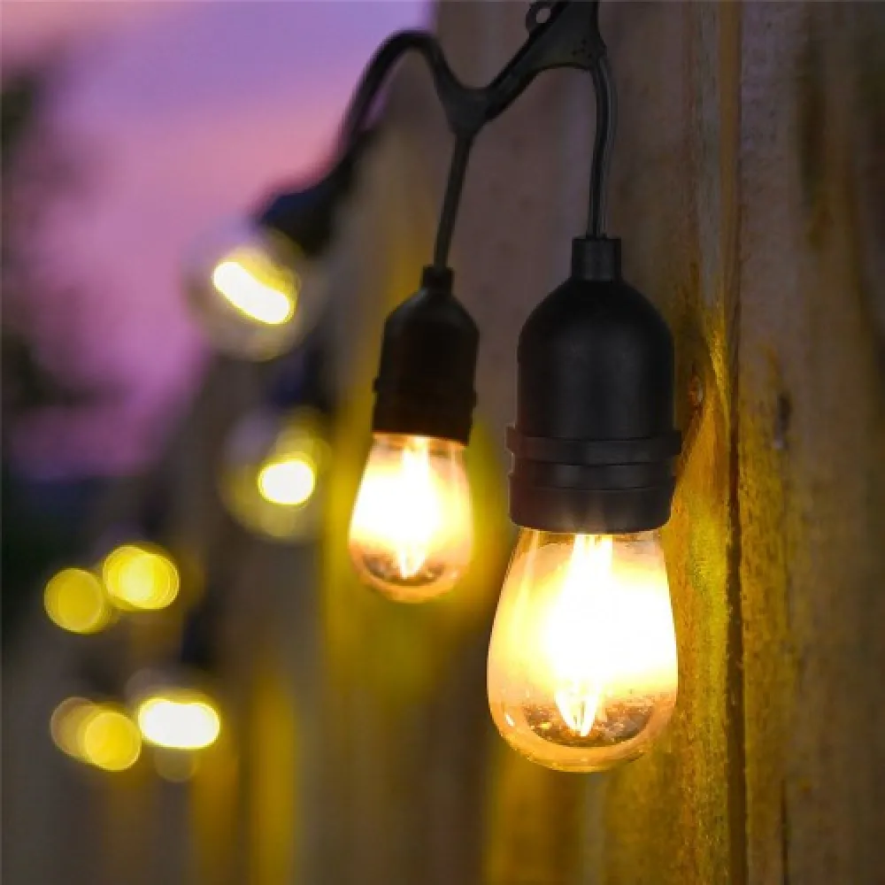 Ghirlanda Luminoasa 15M cu 15 Becuri LED, E27, 4W, Cablu Negru, Lumina Foarte Calda, Conectabila 240M, de Exterior