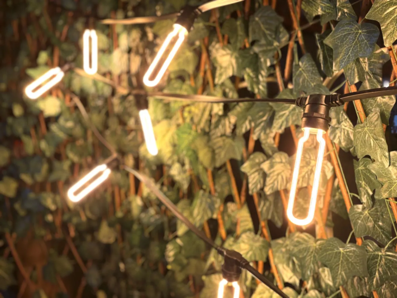 Bec LED cu Efect Neon 4W, din Plastic, Dimabil, E27, T32, Lumina Foarte Calda, de Exterior