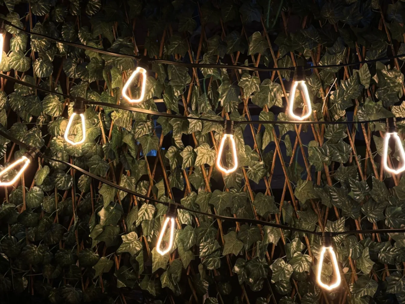 Bec LED cu Efect Neon 4W, din Plastic, Dimabil, E27, ST64, Lumina Foarte Calda, de Exterior