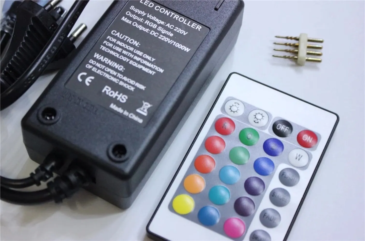 Controller RGB 220 V cu 4 Functii si Telecomanda