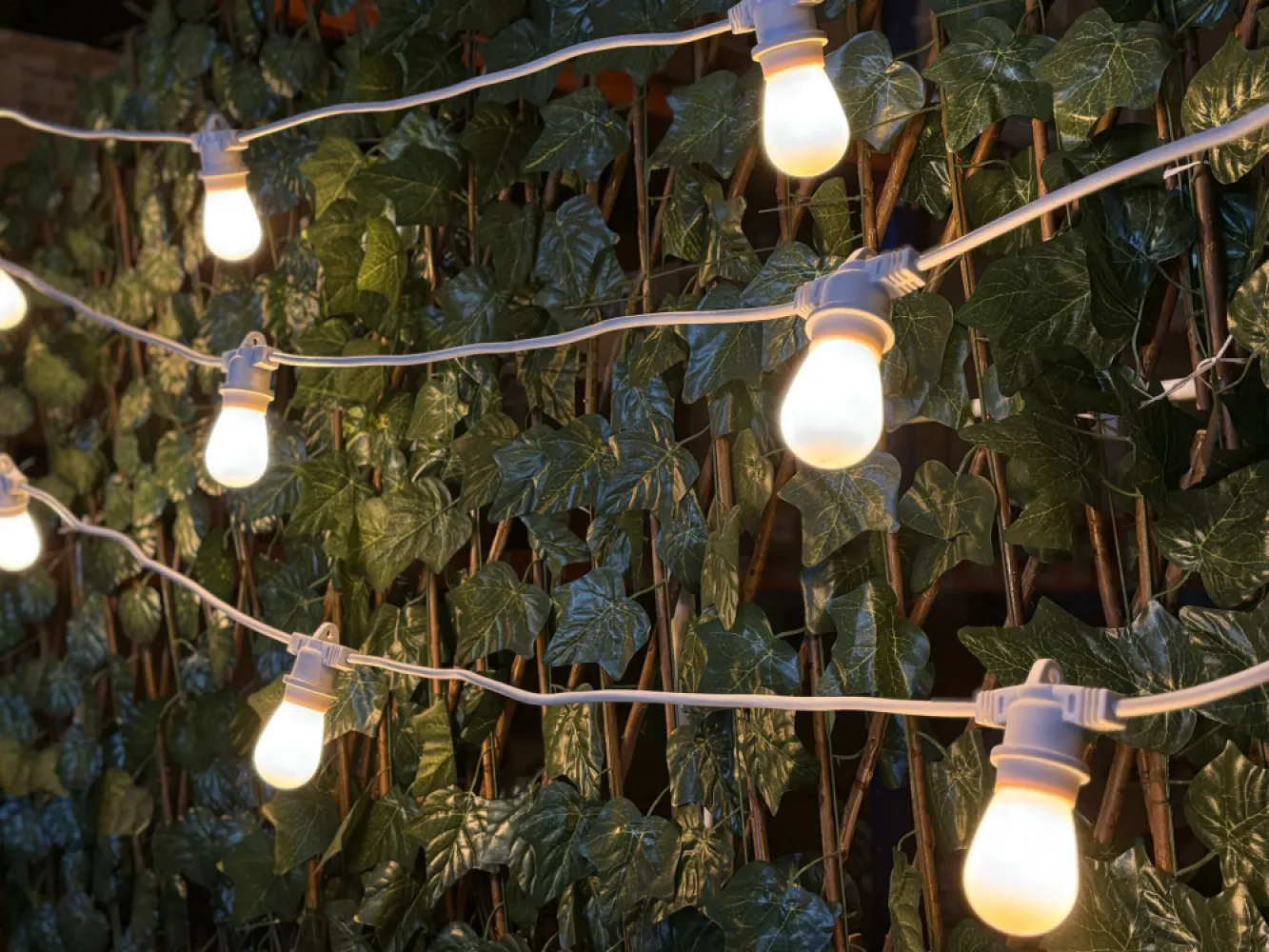 Ghirlandă Luminoasă 350M cu 700 Becuri Bec LED Alb Mat Para, 1W, Din Plastic, Dimabil, E27, S14, Lumina Calda, de Exterior