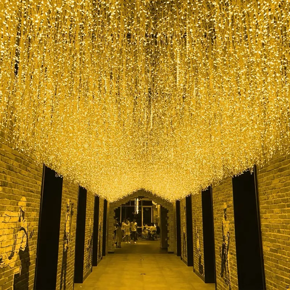 Perdea Luminoasa 2M x 1M, 150 LEDuri, Cablu Transparent, Lumina Calda, Conectabila 14M, de Exterior