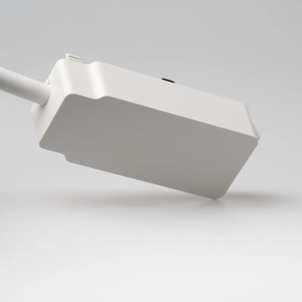 Conector de alimentare, Alb