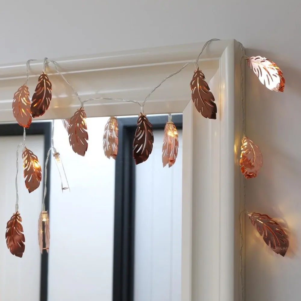 Ghirlanda Luminoasa Decorativa 4M cu 20 Pene cu LED, Lumina Calda, cu Baterii