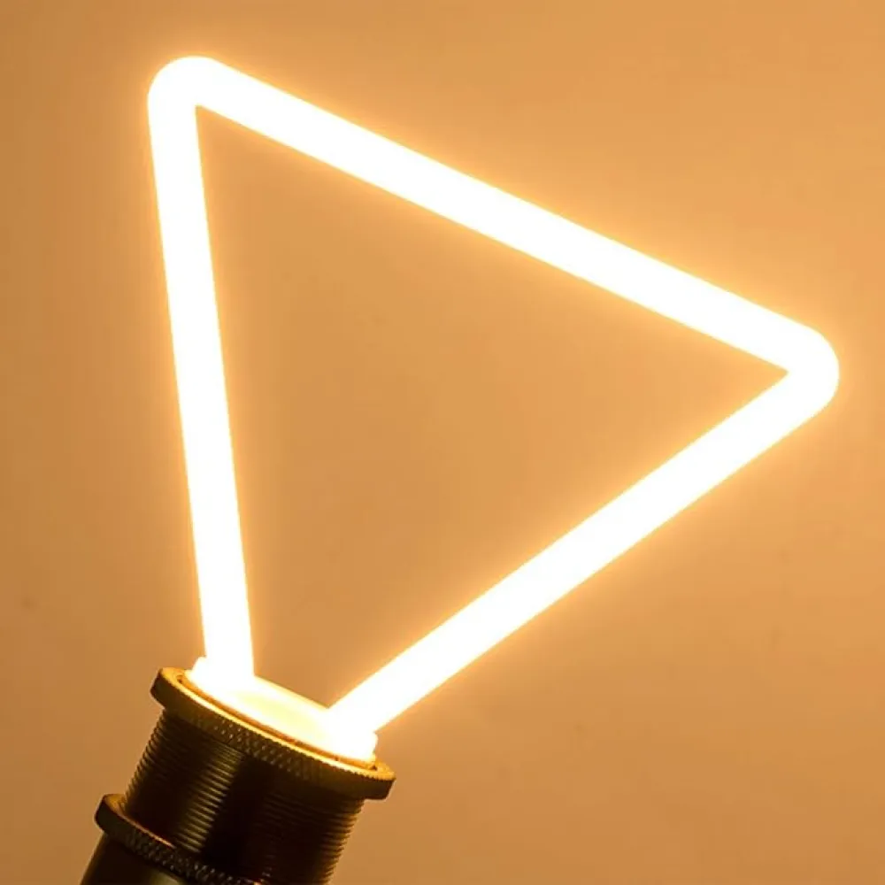 Ghirlandă Luminoasă 30M cu 30 Becuri Bec LED cu Efect Neon 4W, din Plastic, Dimabil, E27, Triunghi, Lumina Foarte Calda, de Exterior, Cablu Negru fără Pendul.
