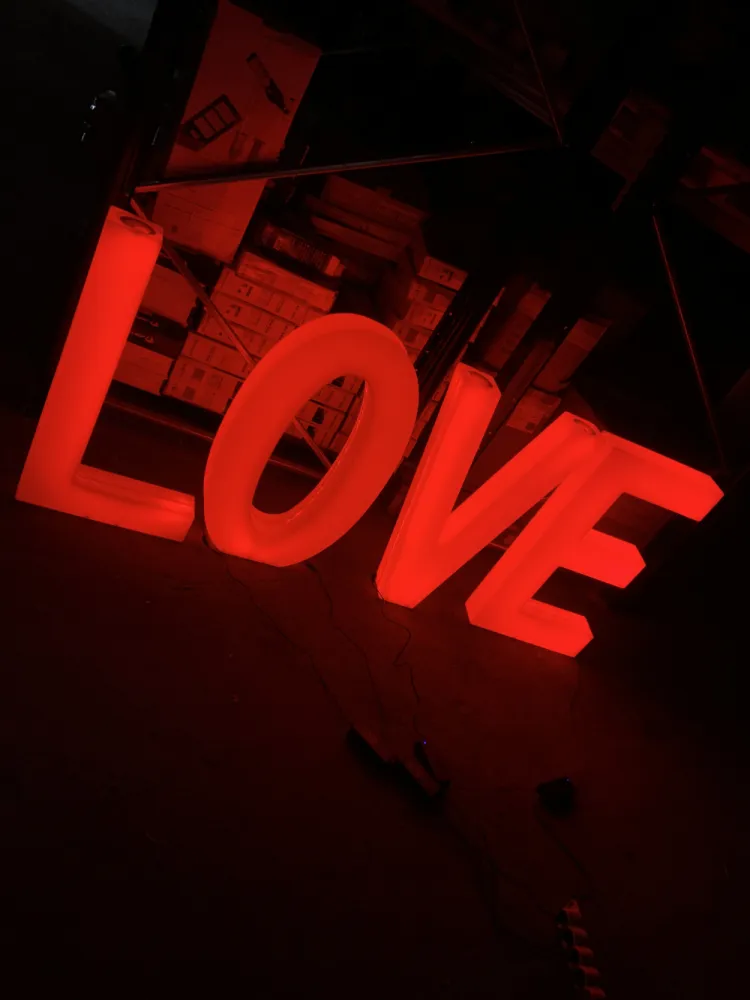 Litere Volumetrice Luminoase LOVE RGB 81cm cu Telecomanda