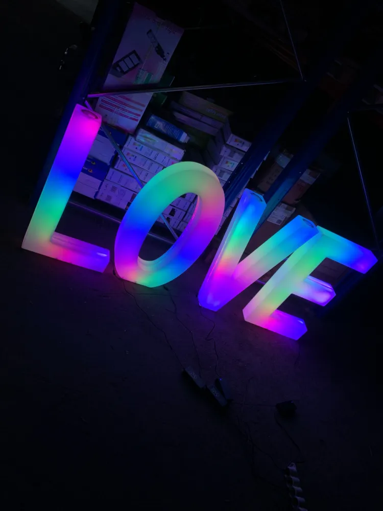 Litere Volumetrice Luminoase LOVE RGB 81cm cu Telecomanda